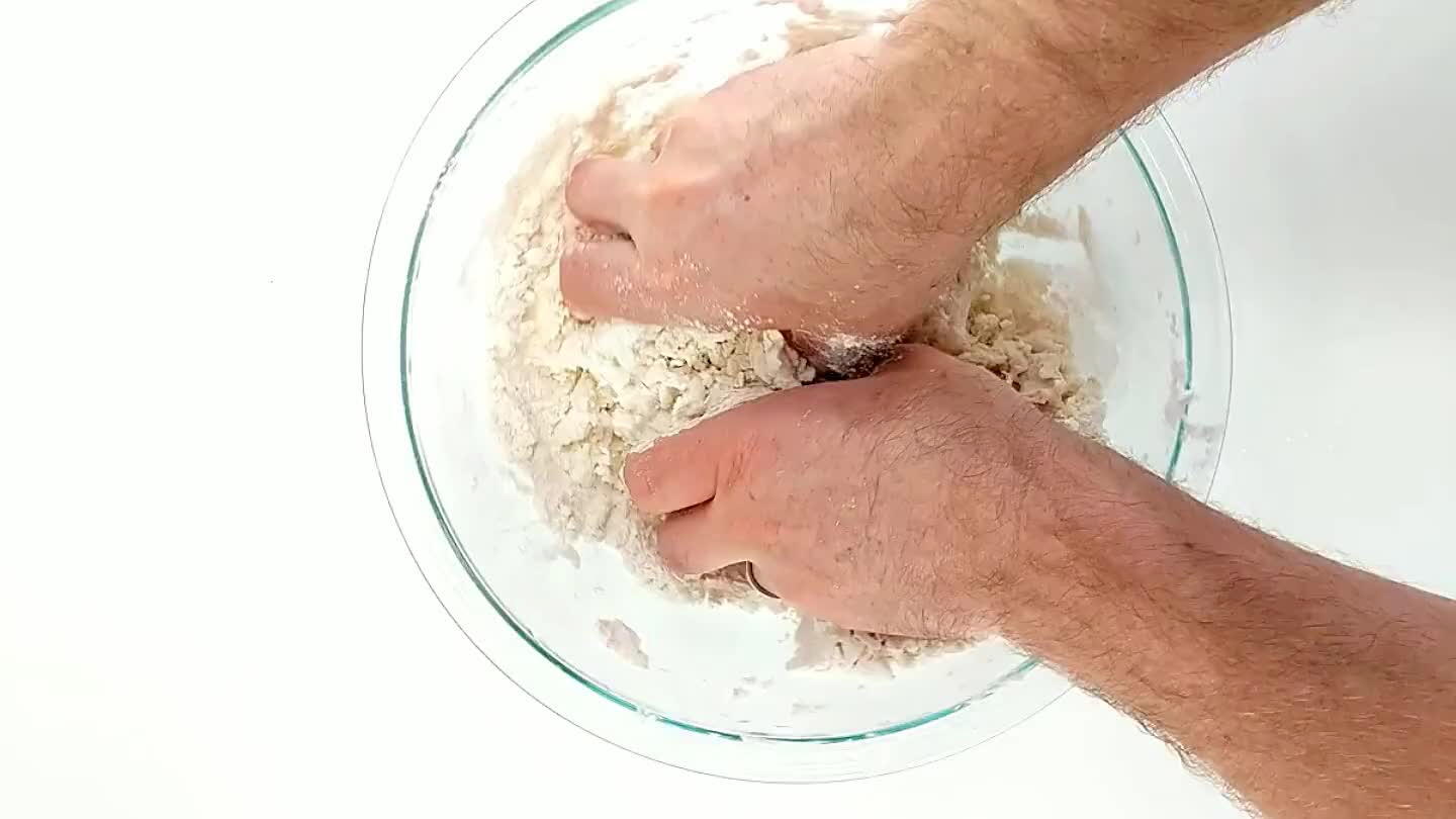 iscio. Avvolgerlo con la pellicola oppure infilarlo in una busta e lasciar raffreddare per almeno 30 minuti.