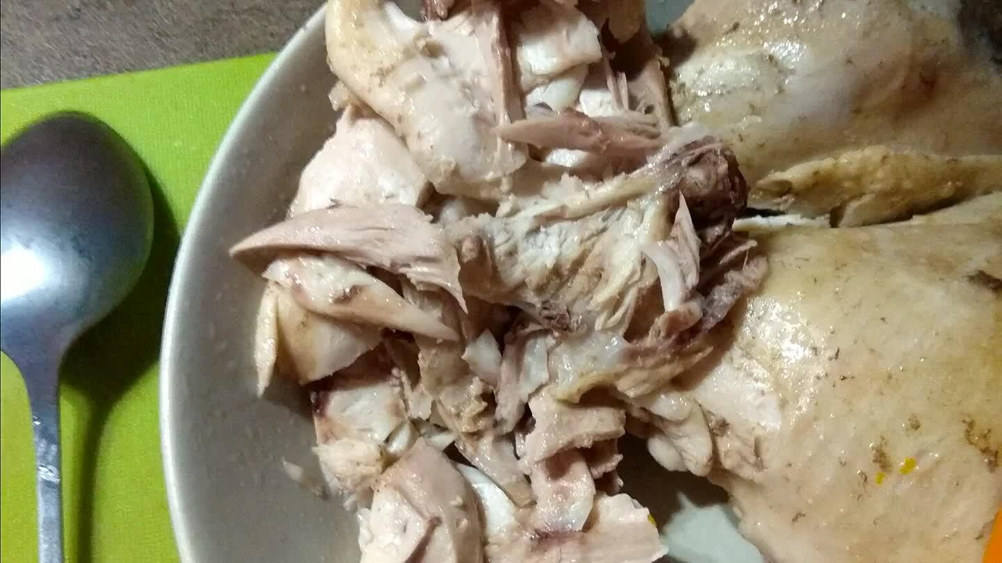 ć ryż, sól i pieprz do smaku.