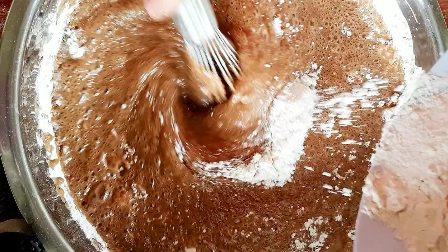, coloque em forminhas, o certo seria forminhas de alumínio para ficarem todos iguais;