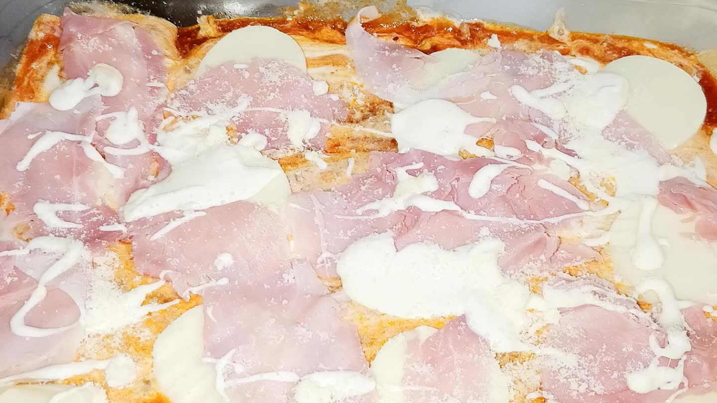 prosciutto, galbanino, e cosí via creando 3 strati