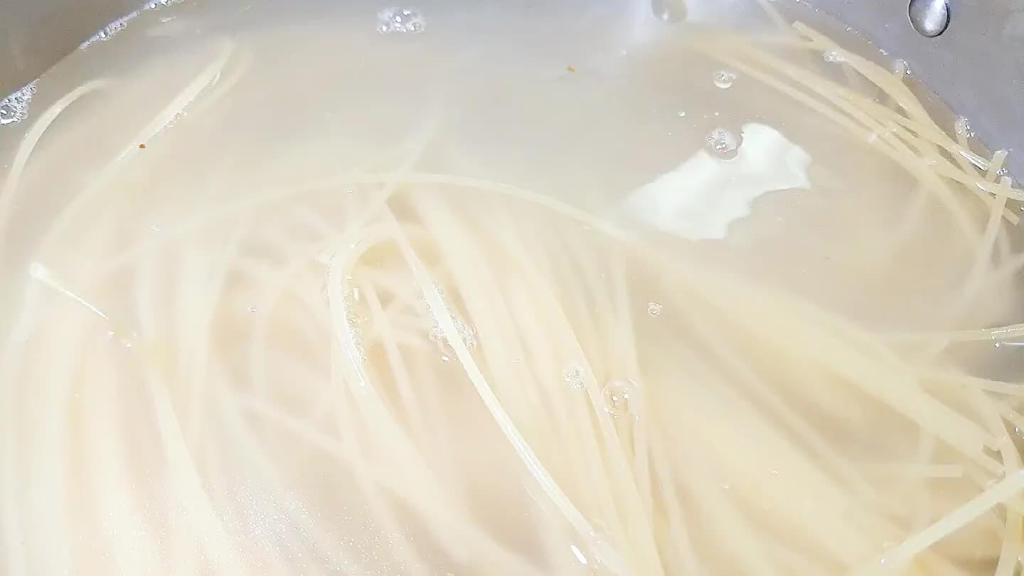 (barbecue salt) in the cooking water.