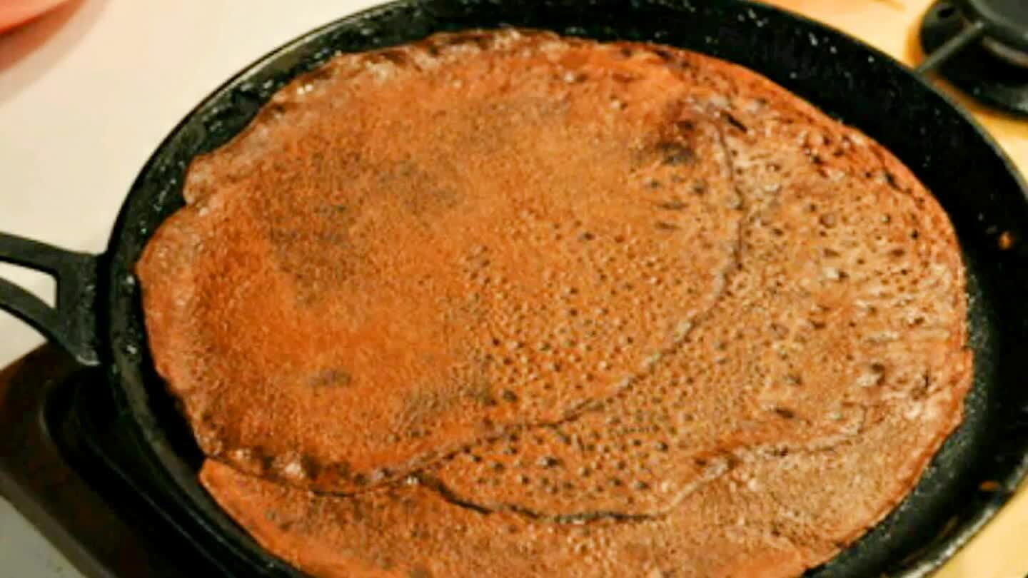 êpes 5 minutes de chaque côté.