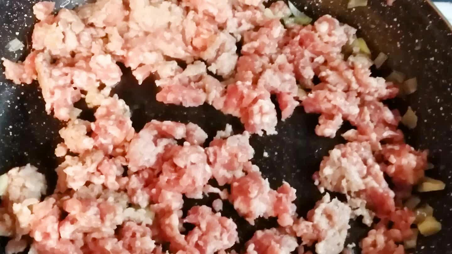 con cipolla e salsiccia.
