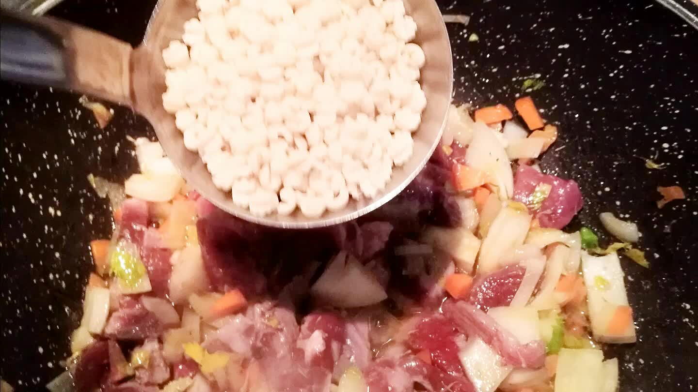 e mestoli di brodo di carne continuiamo con la cottura per circa 13 Min...