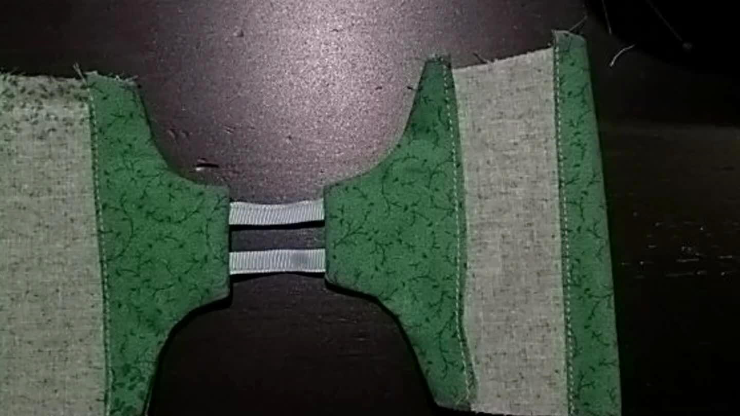 seam to separet the legs.