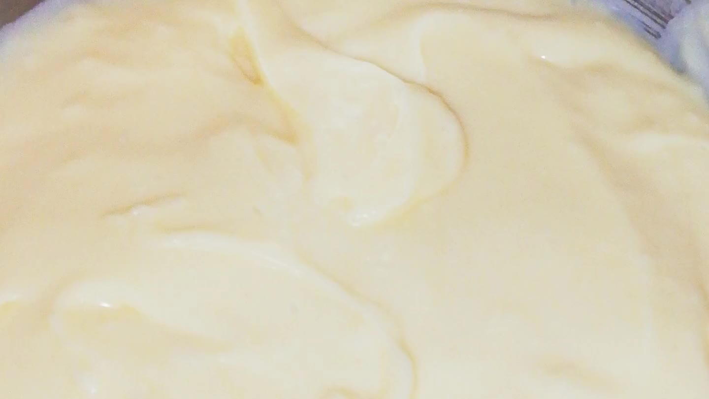 triple sec selon vôtre goût. Vous obtiendrez alors une bonne crème légère qui renforcera le goût des fraises.