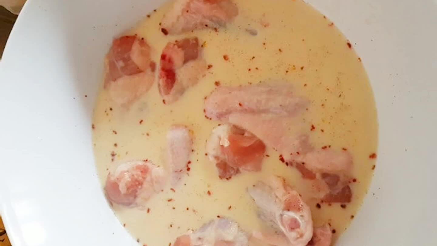 l chillivlokken en leg de kip erin.