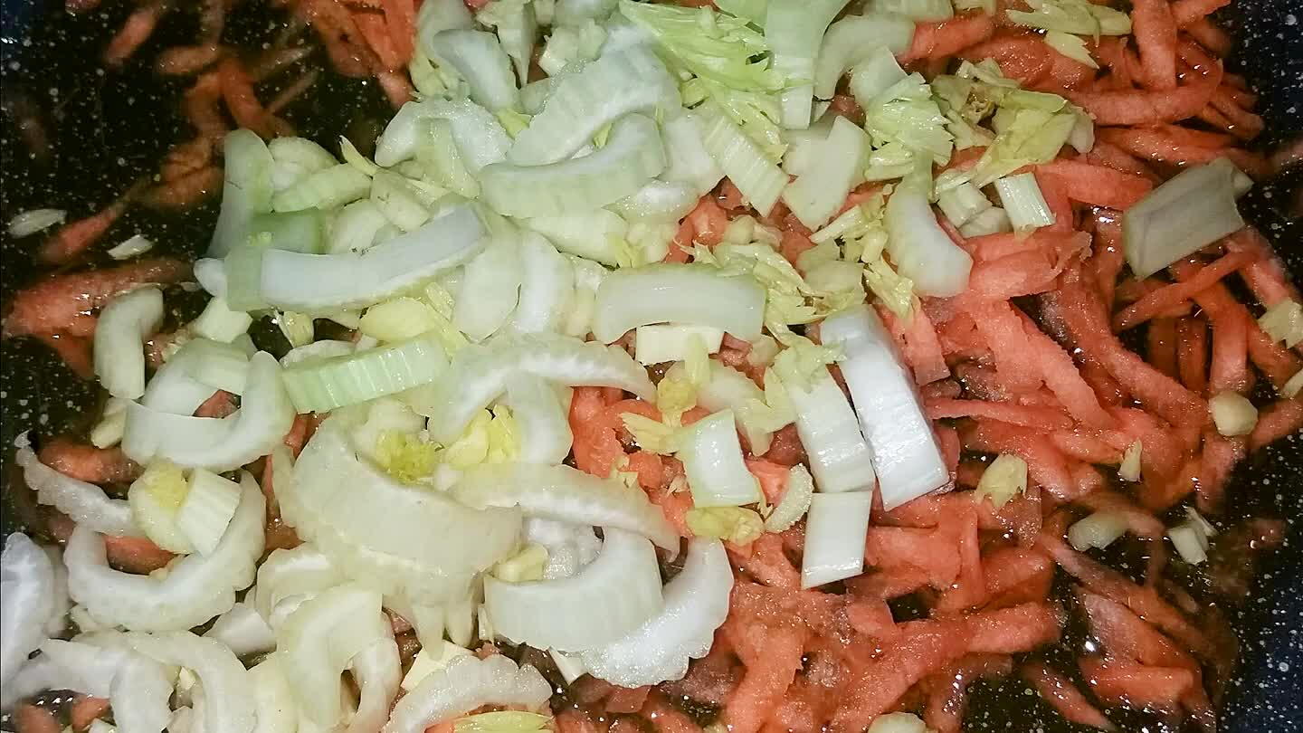 e sedano sminuzzati...