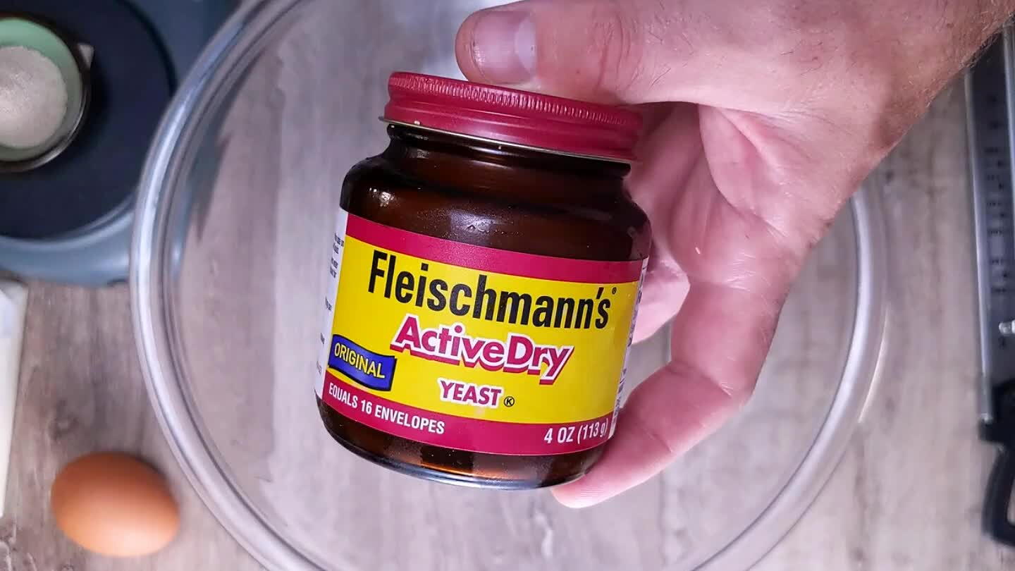 y to make sure that the yeast is happy. Yeast reproduces most quickly around body temperature. Too hot and it dies, too cold and it never really gets going. Either will keep your dough from rising. I used active dry yeast. If you use instant yeast, you should reduce your proofing time by 25% at least.