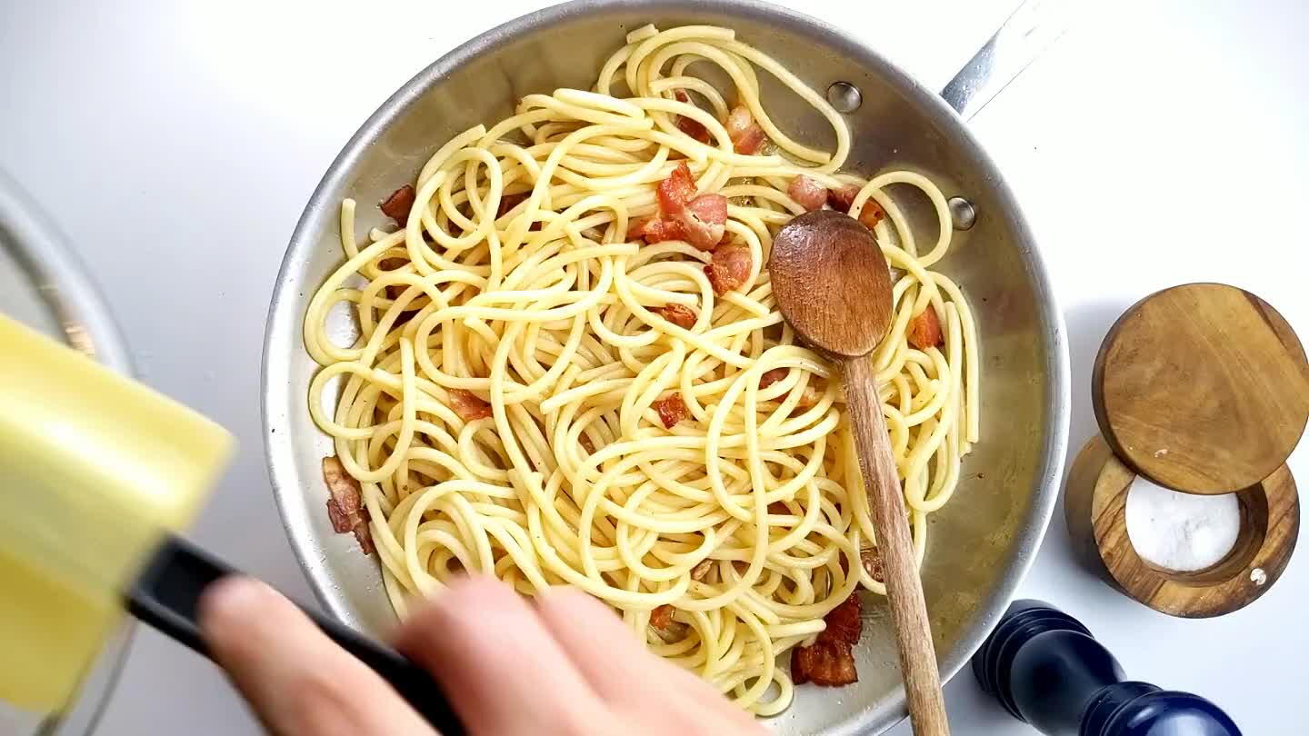 melt into the warm water and the egg should cook just enough to add to the thickening, resulting in a thick, creamy coat of sauce.
