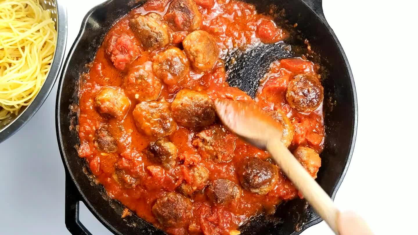 oat the noodles in sauce. Season if needed.