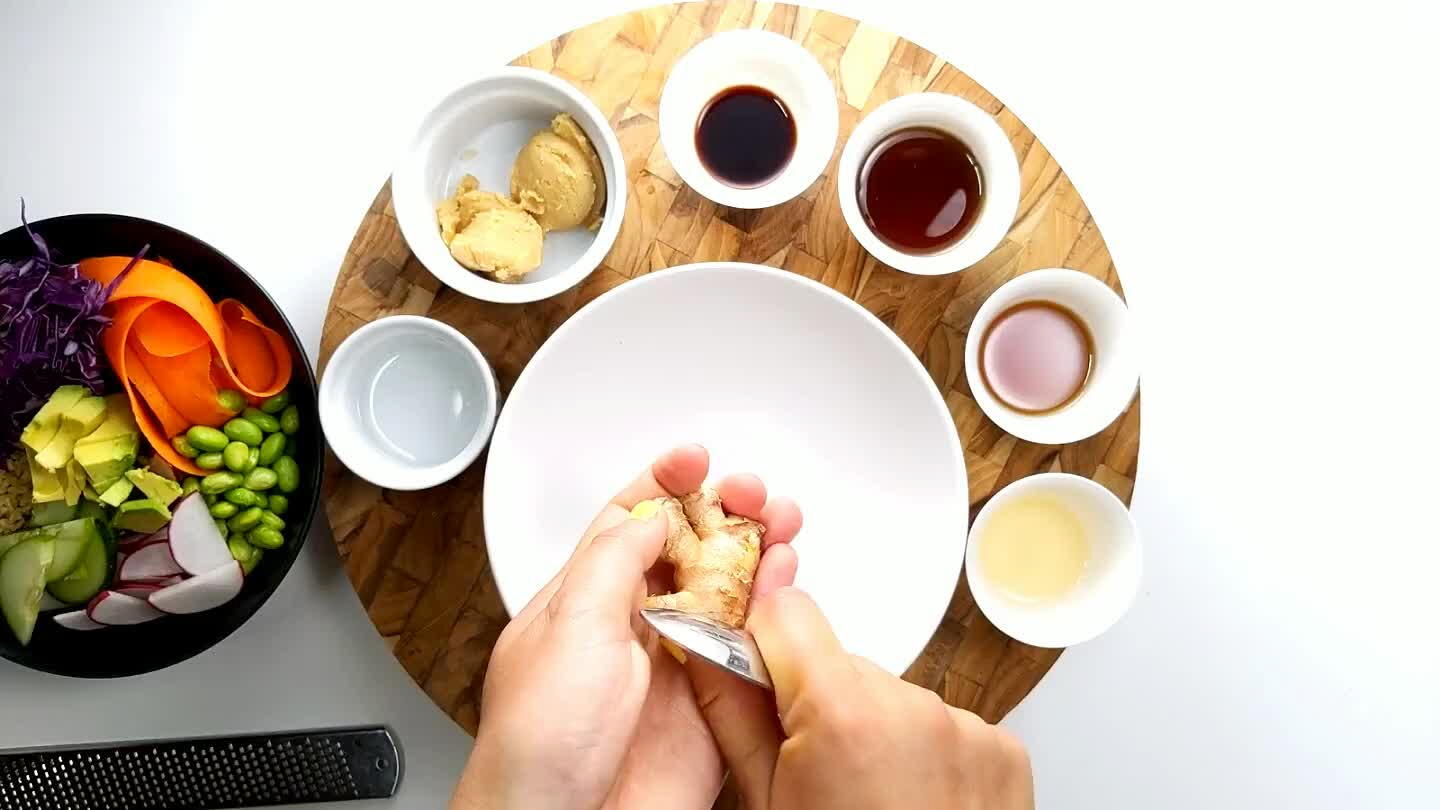 e the ginger into the bowl.