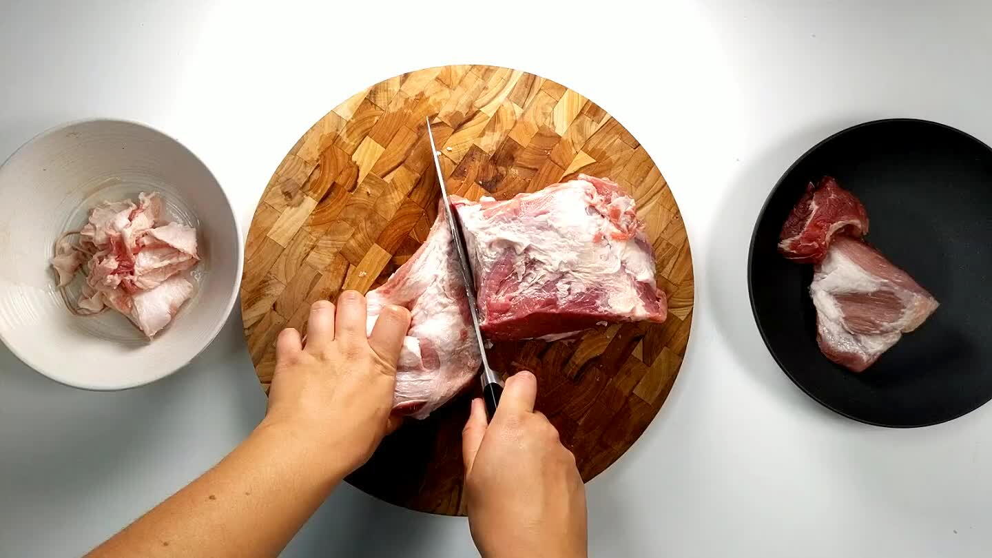 e meat naturally wants to pull apart.