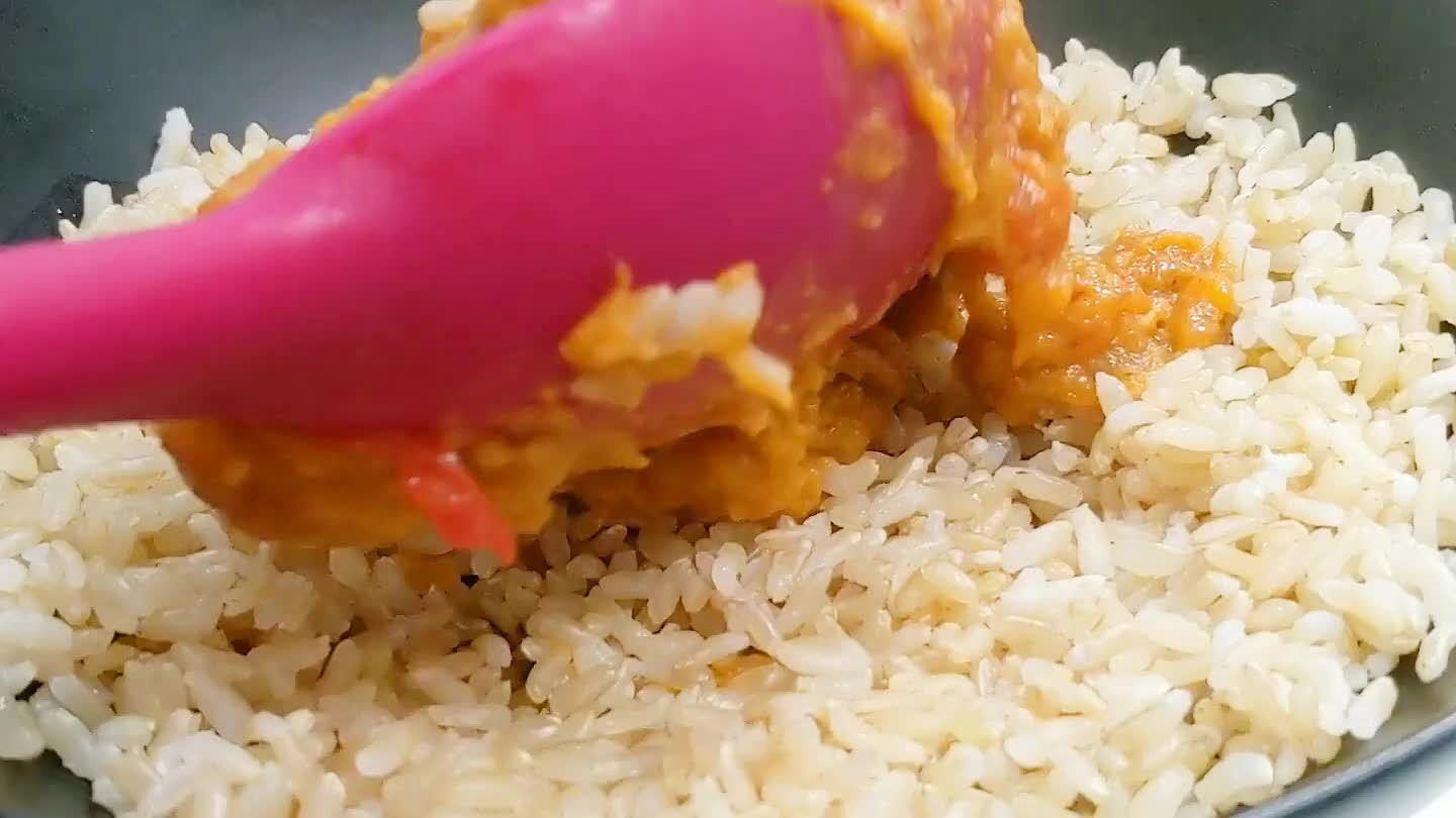 s. Spoon on the lentils and serve immediately. Or, keep in an airtight container in the fridge for up to 5 days.