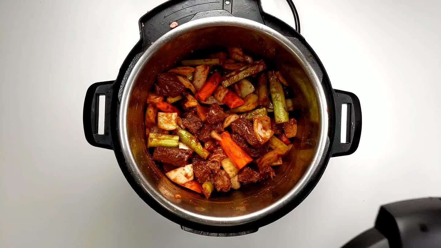 sure cycle is complete, release the steam. Remove the lid being careful of any remaining steam.
