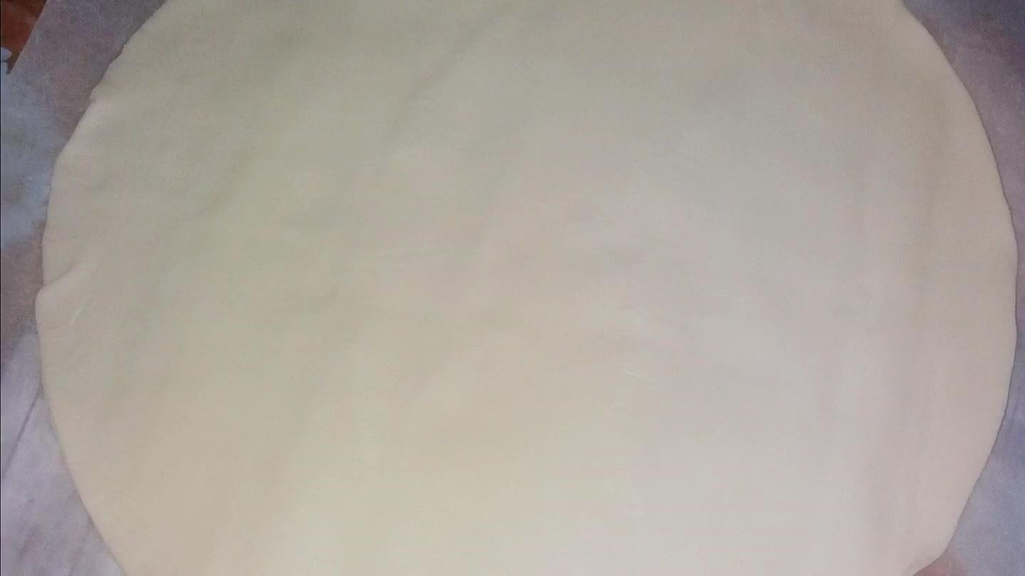 , posarli al centro come in foto e spolverarli di origano ...