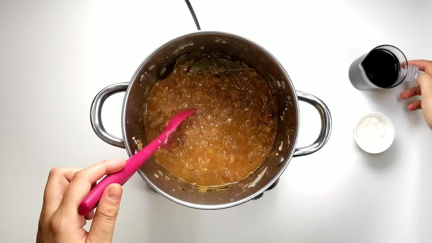 er in the pot for about 5 minutes to let the alcohol boil off. The onions will become slightly drier now. Remove the thyme stems and bay leaves as well.