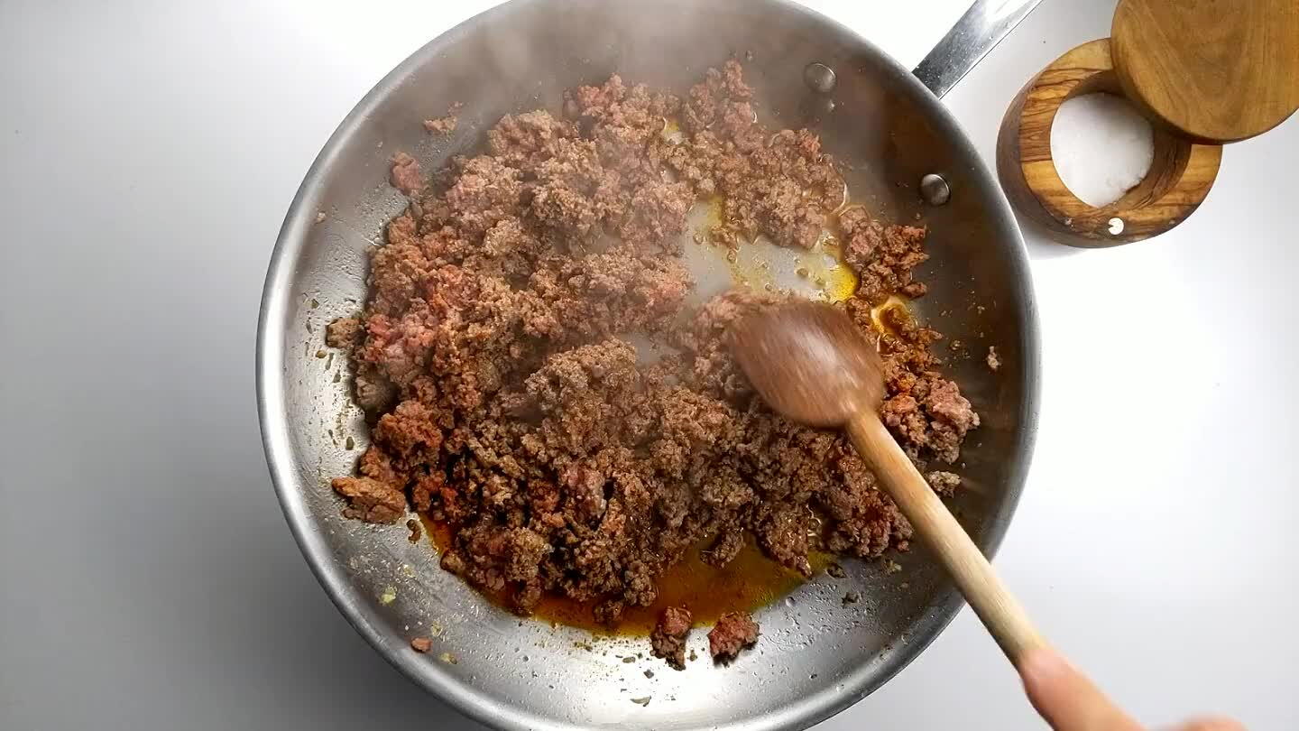 utes, or until the spices are toasted and the beef is browned through.