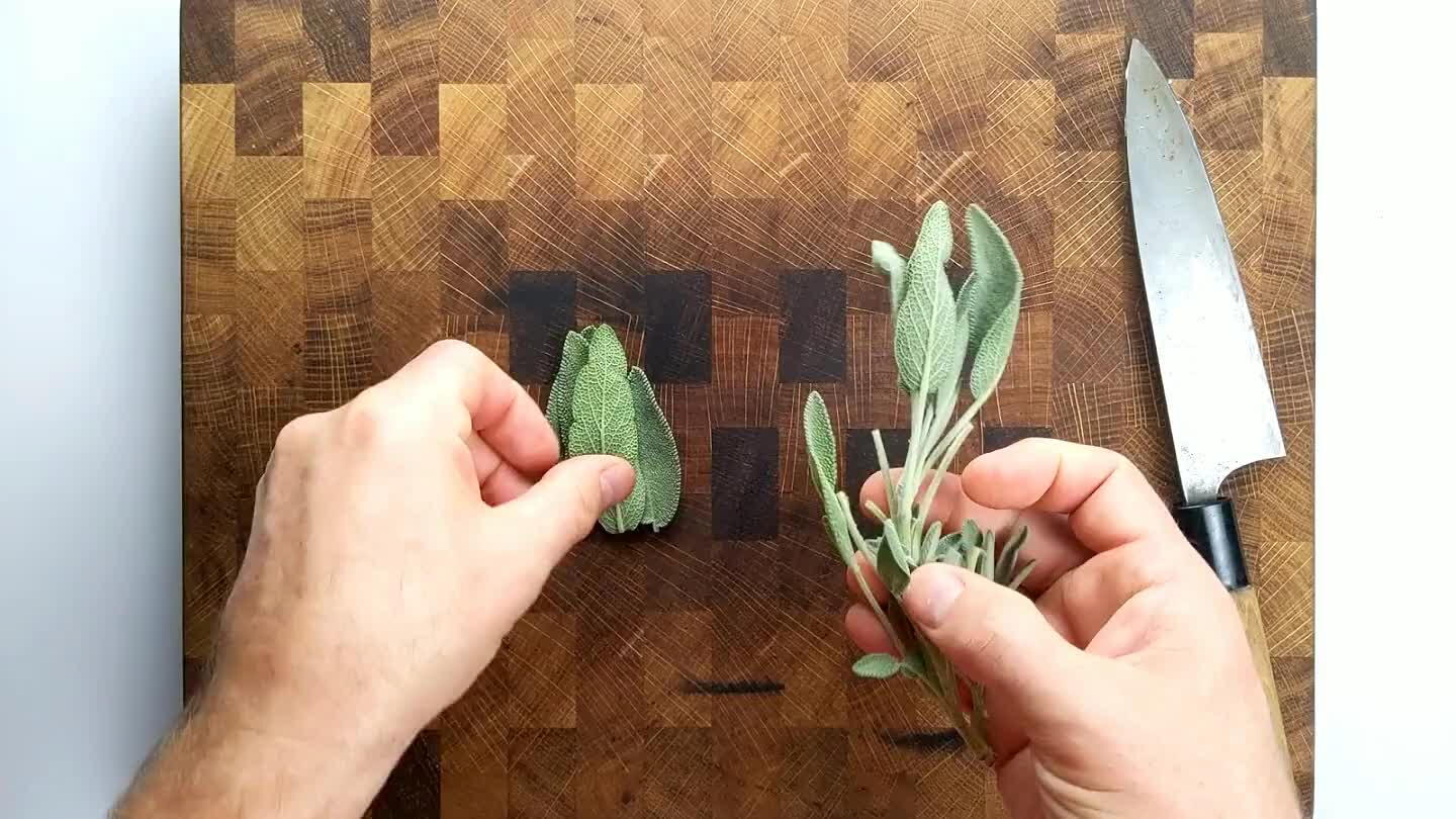 parallel with the stem. Slice as thin as possible.