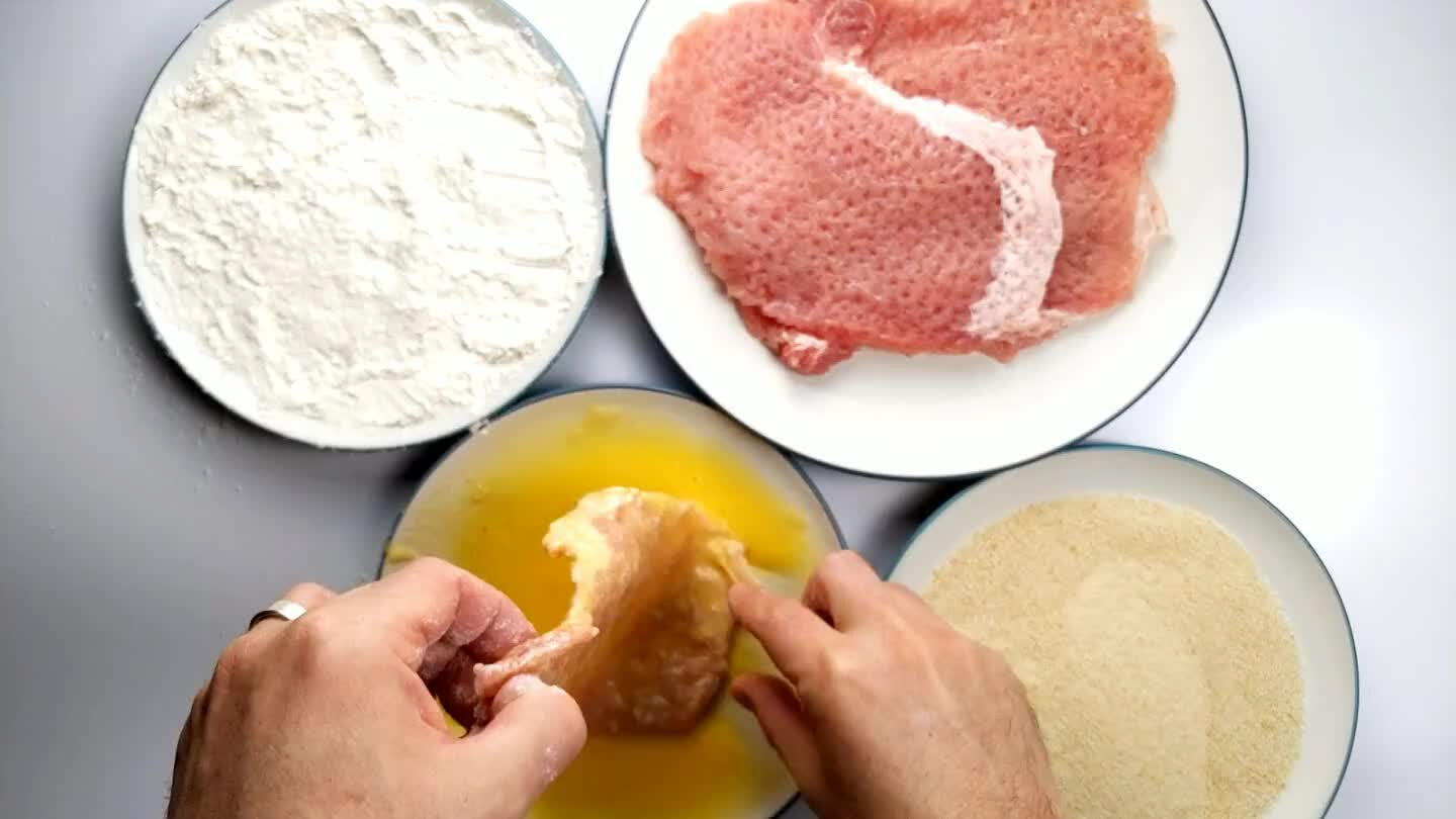 readcrumbs fill in those empty gaps. Repeat breading process with the remaining cutlets.