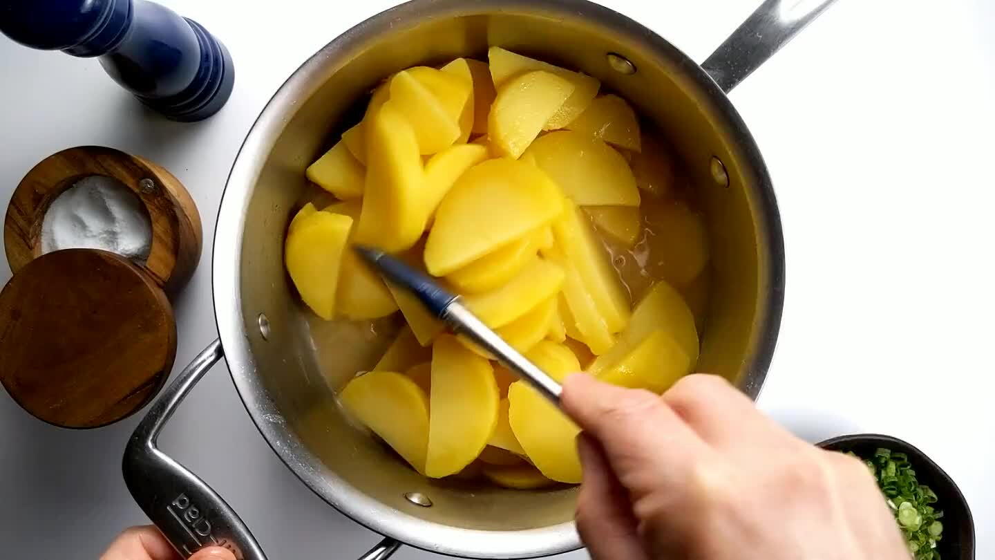 o coat the potatoes.