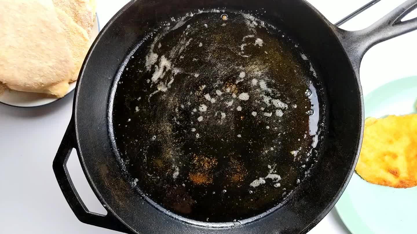 e. If your pan does not heat evenly, you may need to rotate the cutlet half way through cooking.