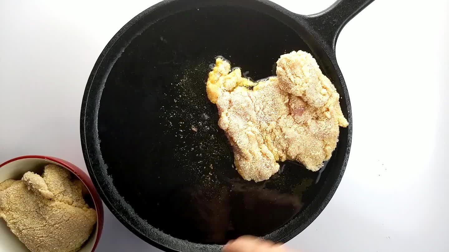 ne side. If your pan does not heat evenly, you may need to rotate the cutlets half way through cooking.