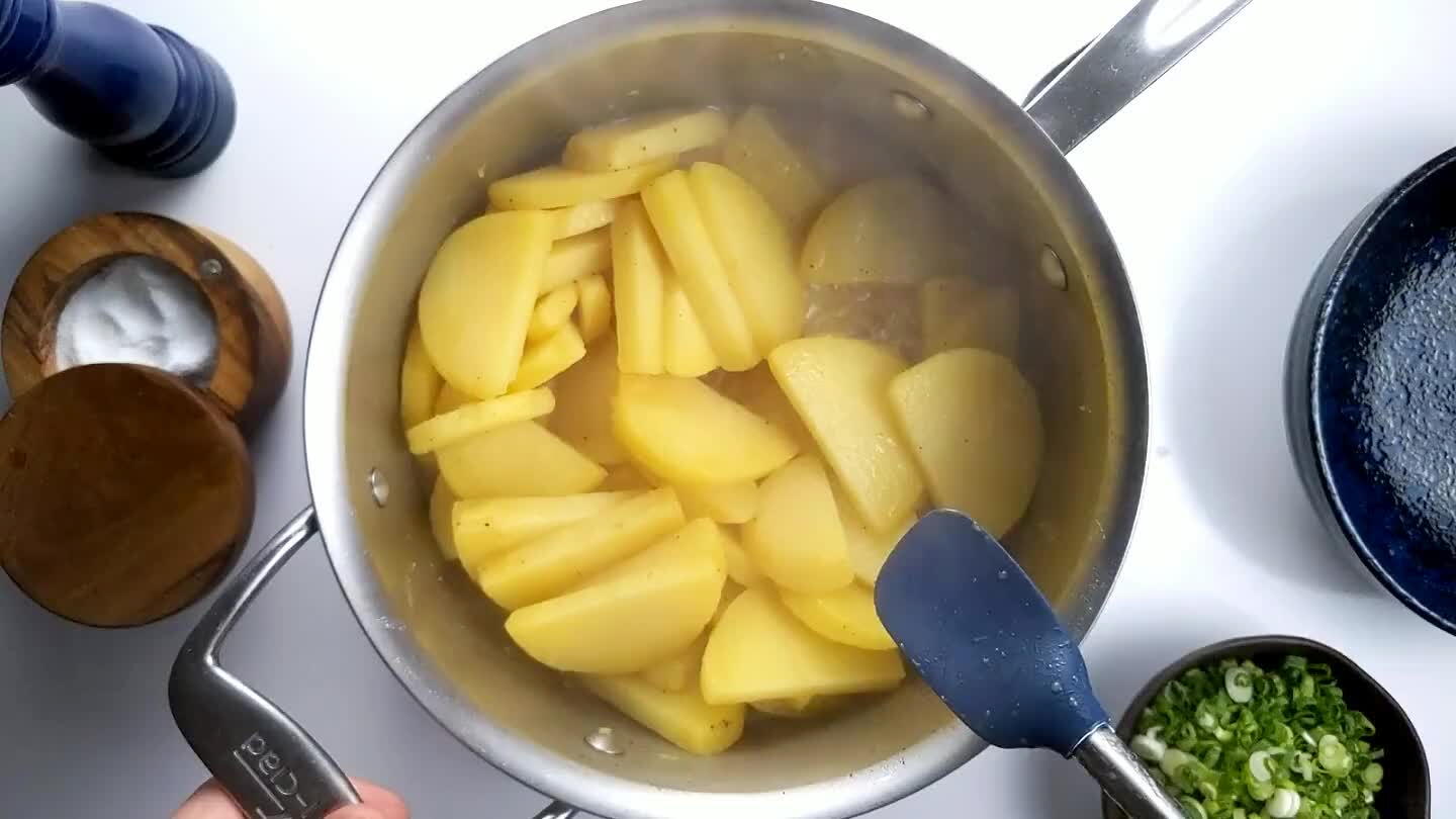 o coat the potatoes.