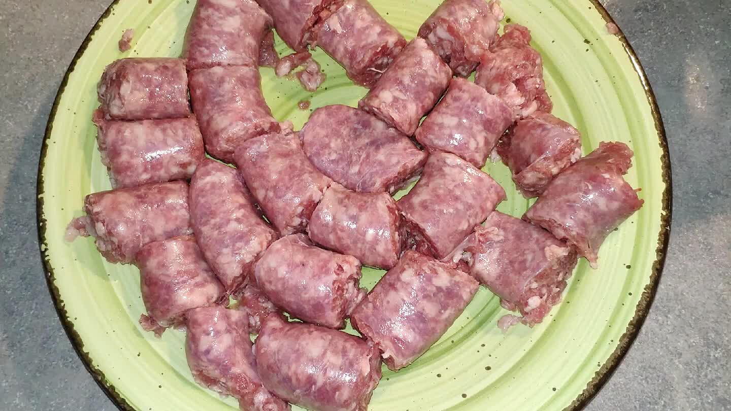con uno spicchio d'aglio.