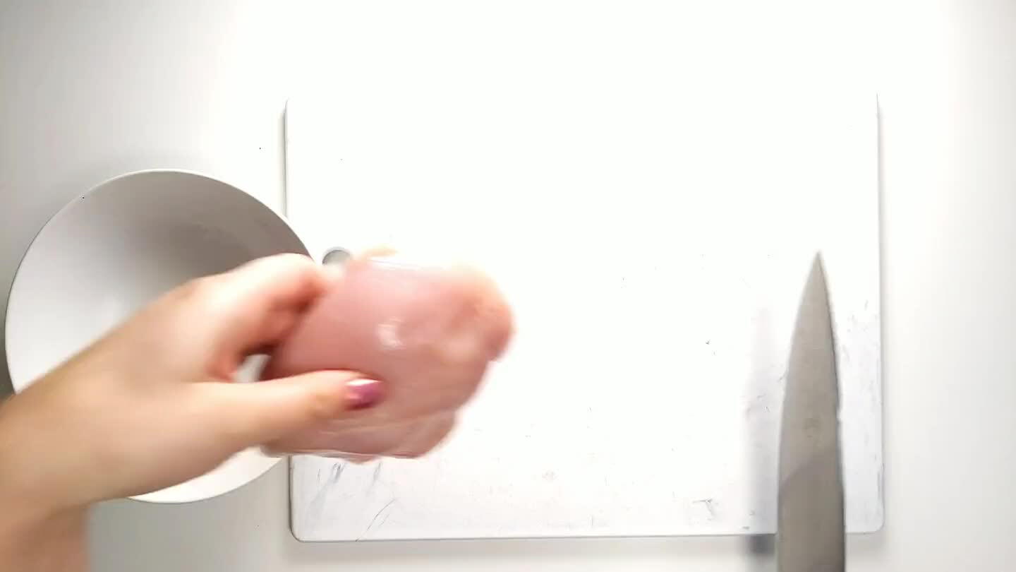 fe through the chicken. Cut into thin strips.