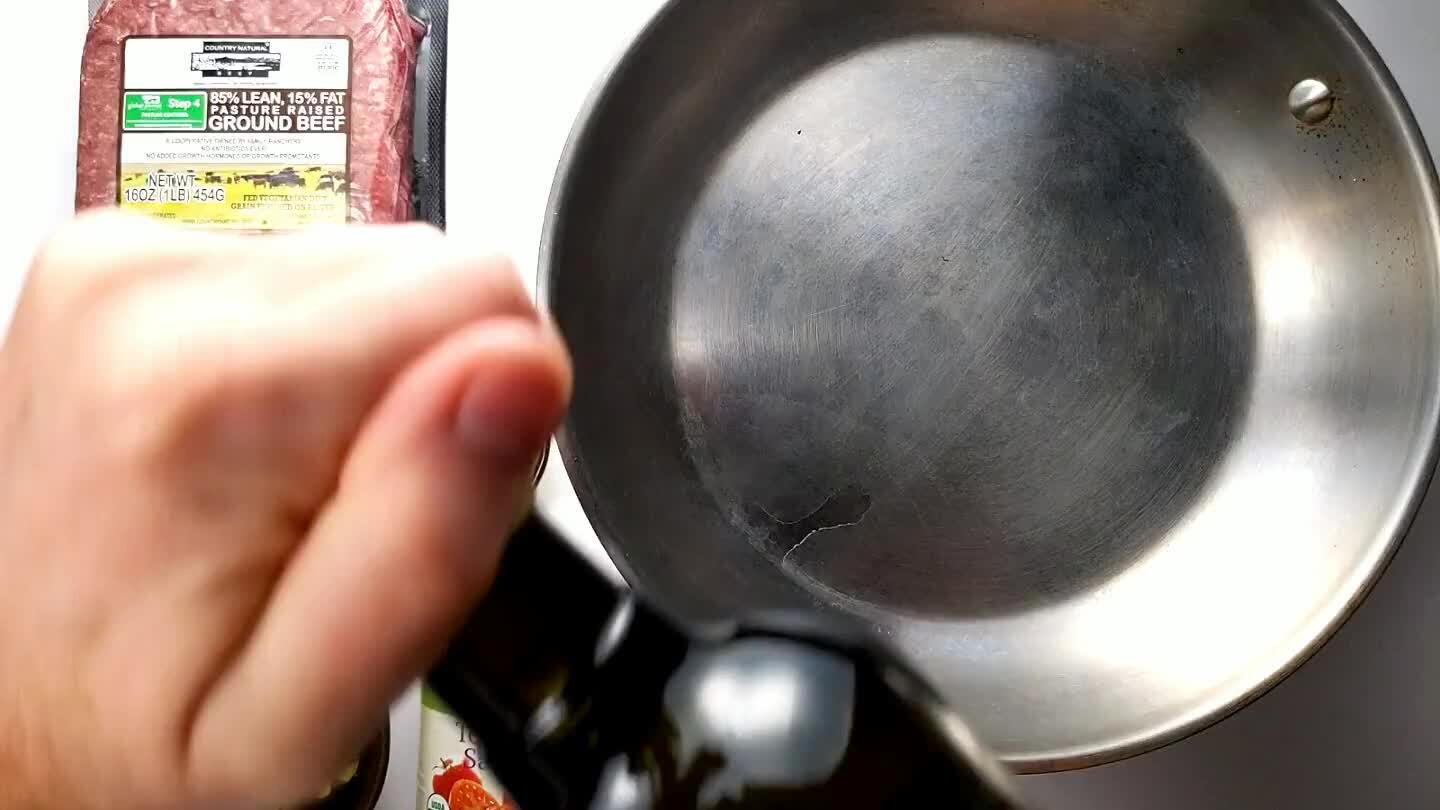 dd the ground beef and break it apart.