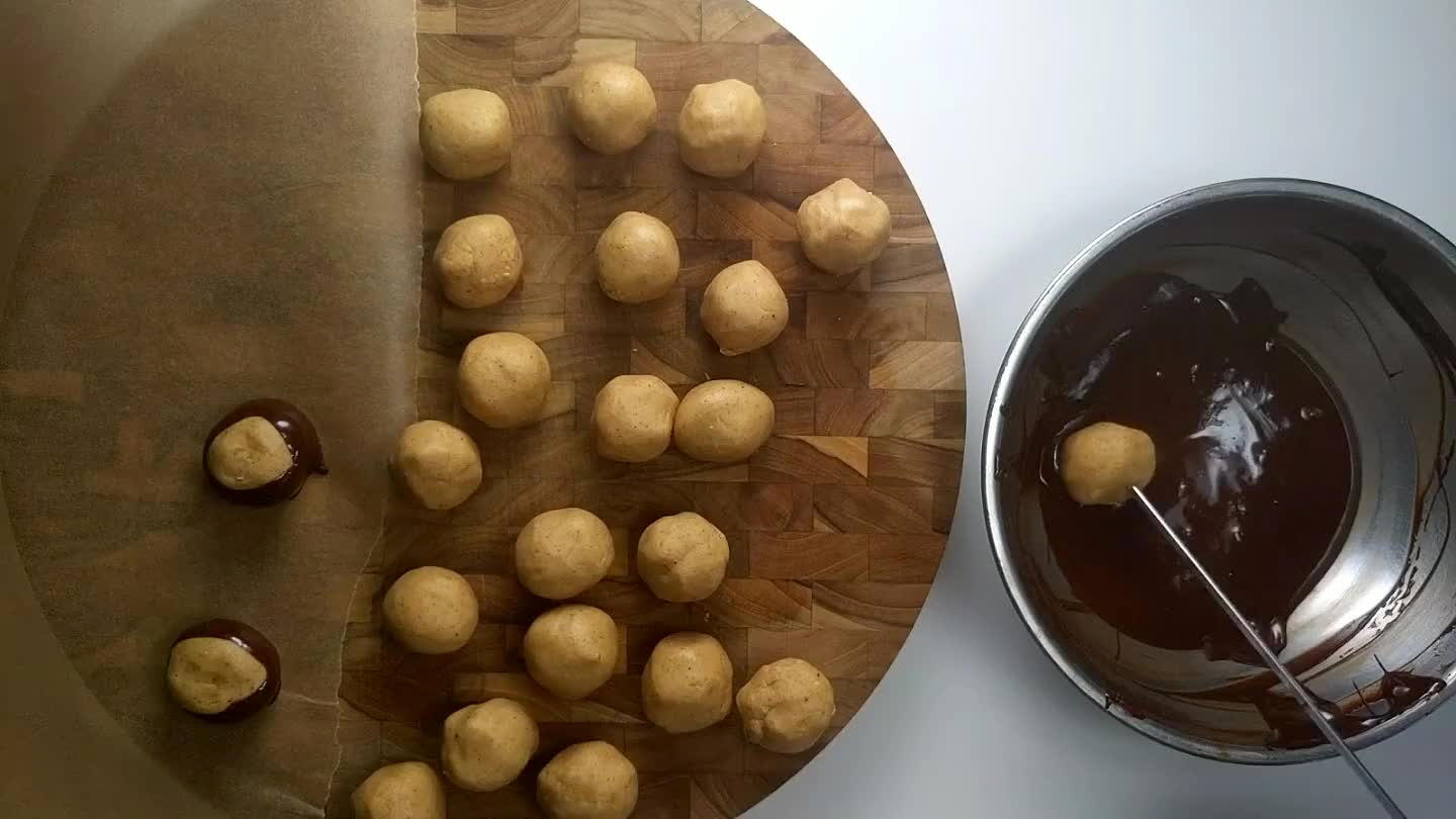 te over the double boiler if it cools too much to dip.