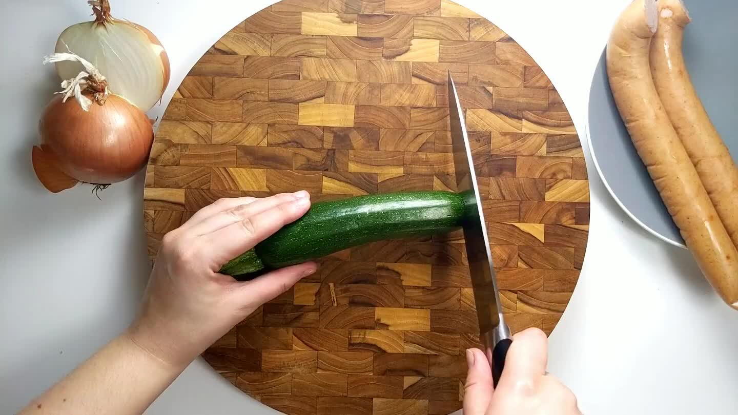 e flat side down on the cutting board and cut in half again. Chop into 1/4 inch pieces.