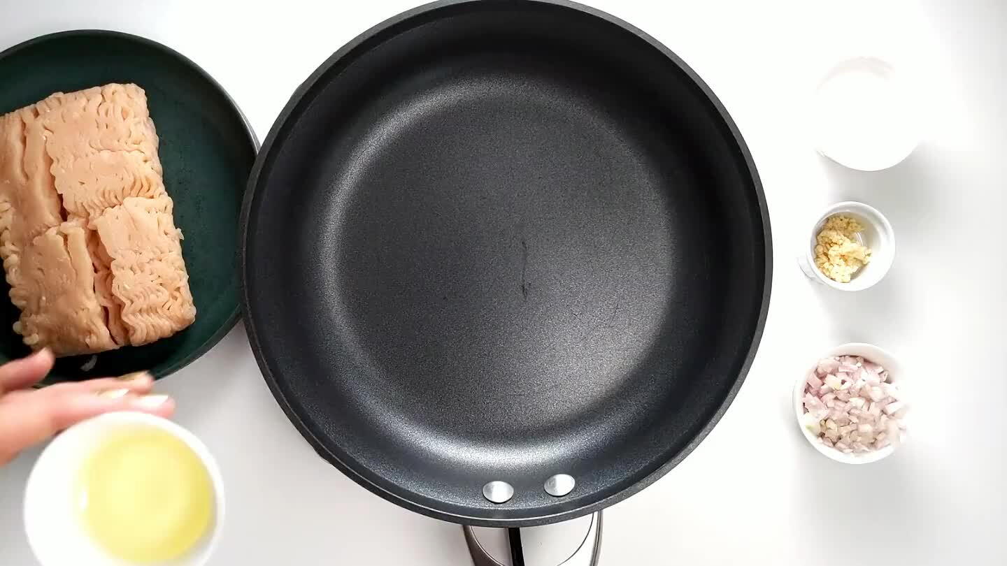 e pan and spread out into an even layer on the pan. Let sit without stirring for about 4 minutes to brown.