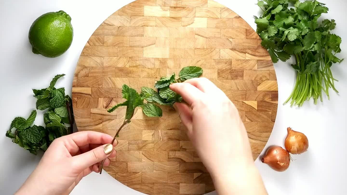 . Wash the leaves and chop into strips.
