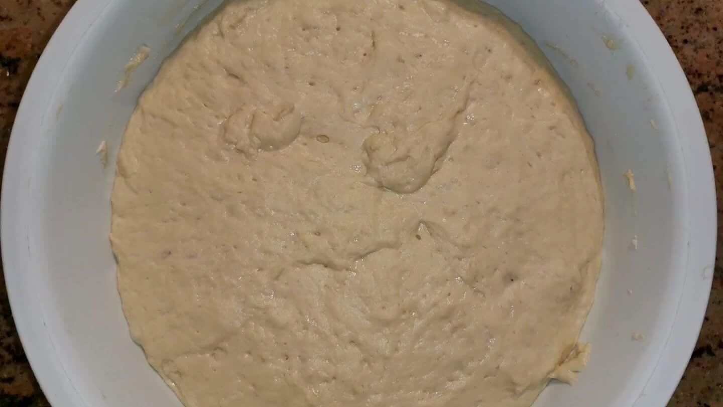 n cuchillo y dale la forma que quieres que tenga( bollos para haburquesa, panecillos...) colócalo en papel de cocina y déjalo hasta que aumente de nuevo el doble de su tamaño.