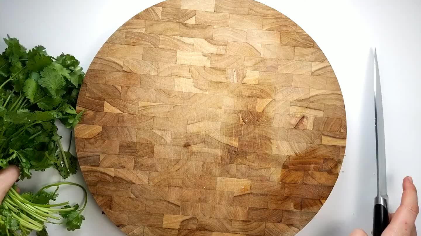 ilantro on paper towels. Chop roughly.