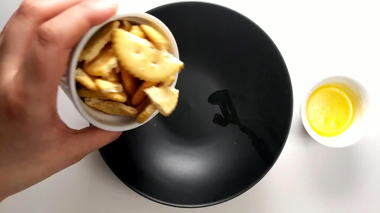 x to coat the crackers in the butter.
