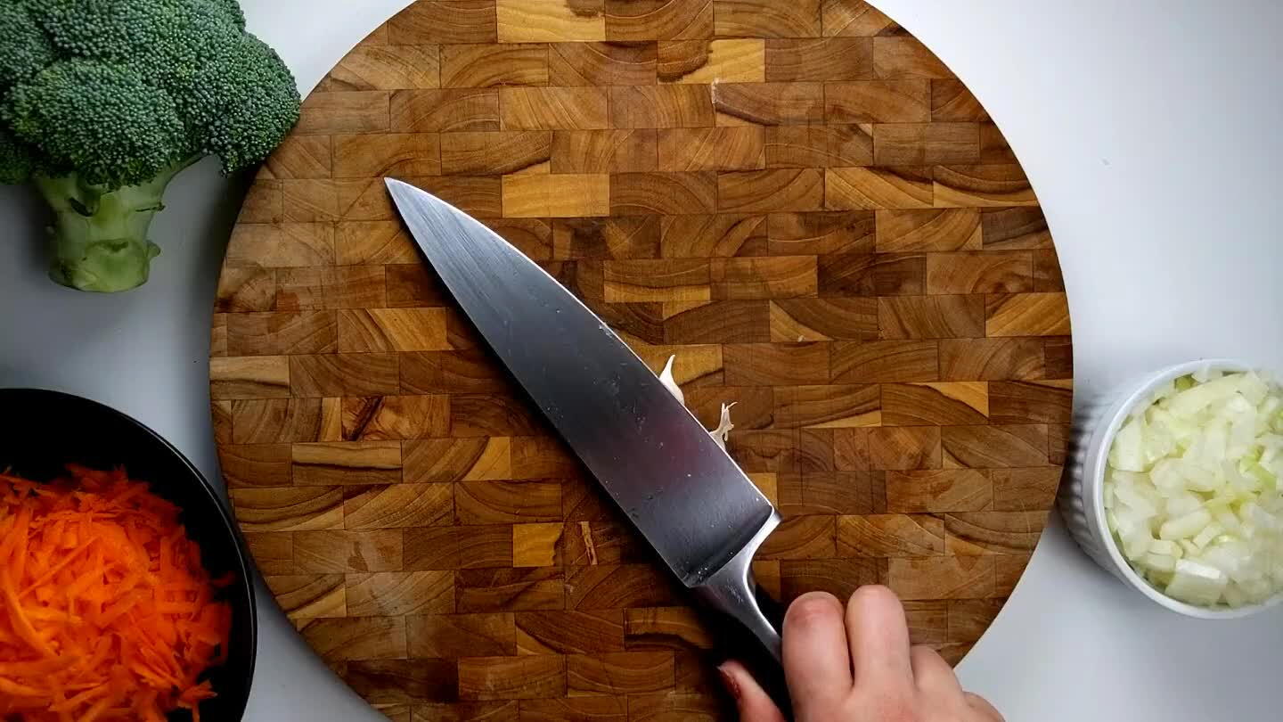 . Then roughly dice the garlic.