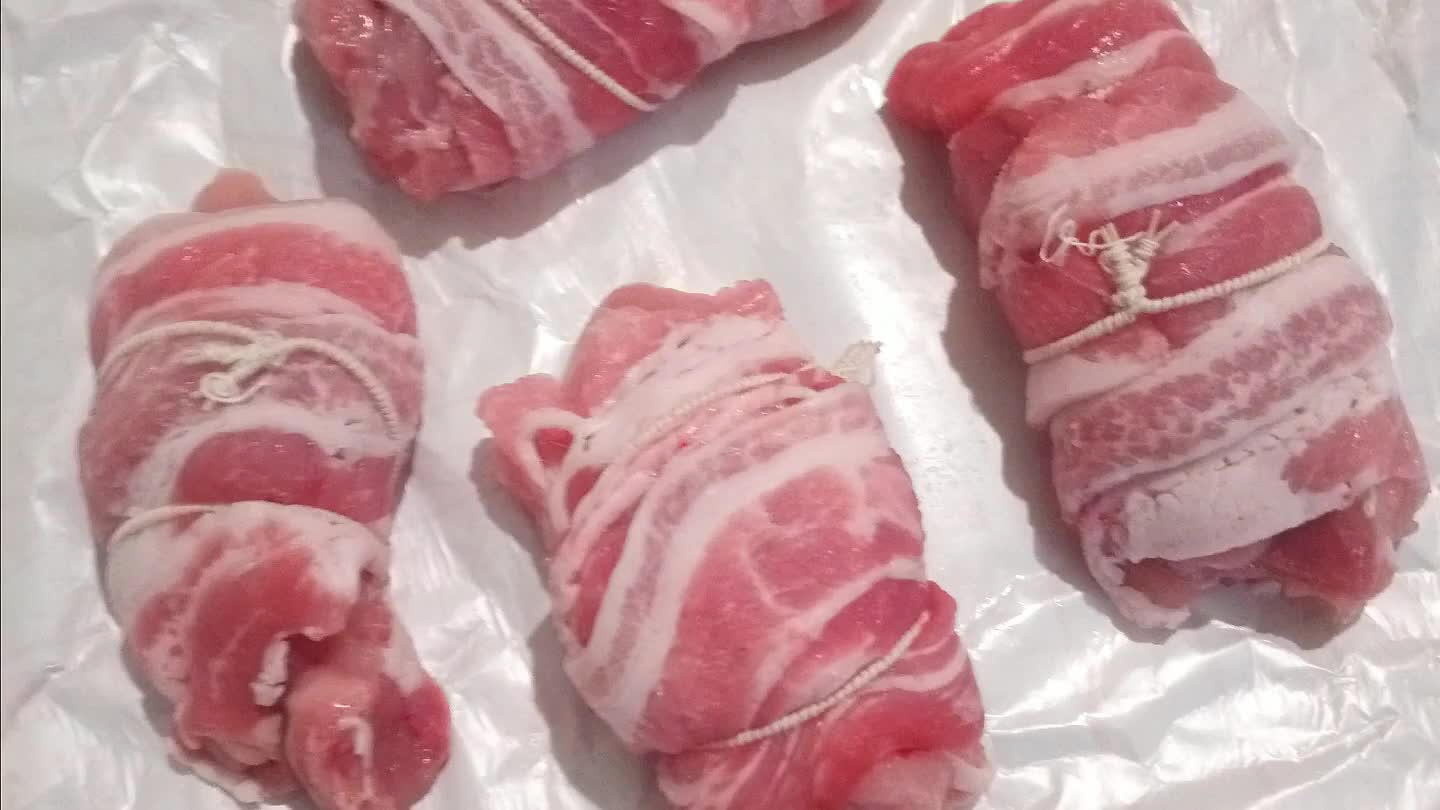 vamente con la pancetta che deve essere tagliata molto fine ( 3 mm.)