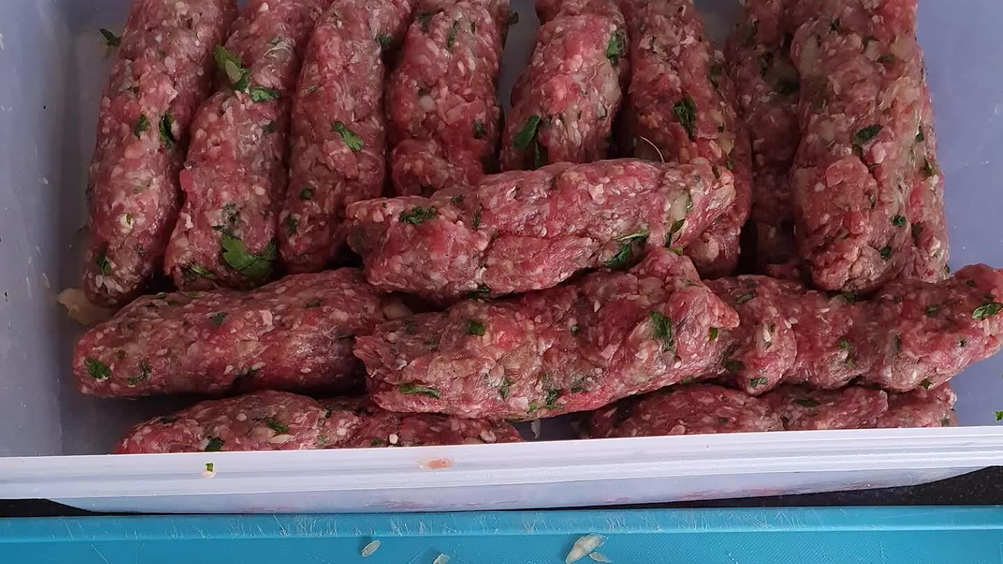 uutjes rondom bruin. Leg ze als ze gebakken zijn op een bord en besprenkel er wat sumac overheen.