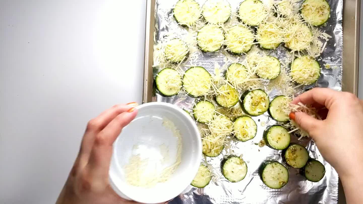 te y colocar en el horno 3 minutos antes de que las brochetas de salmón estén listas para meterlas en el horno.