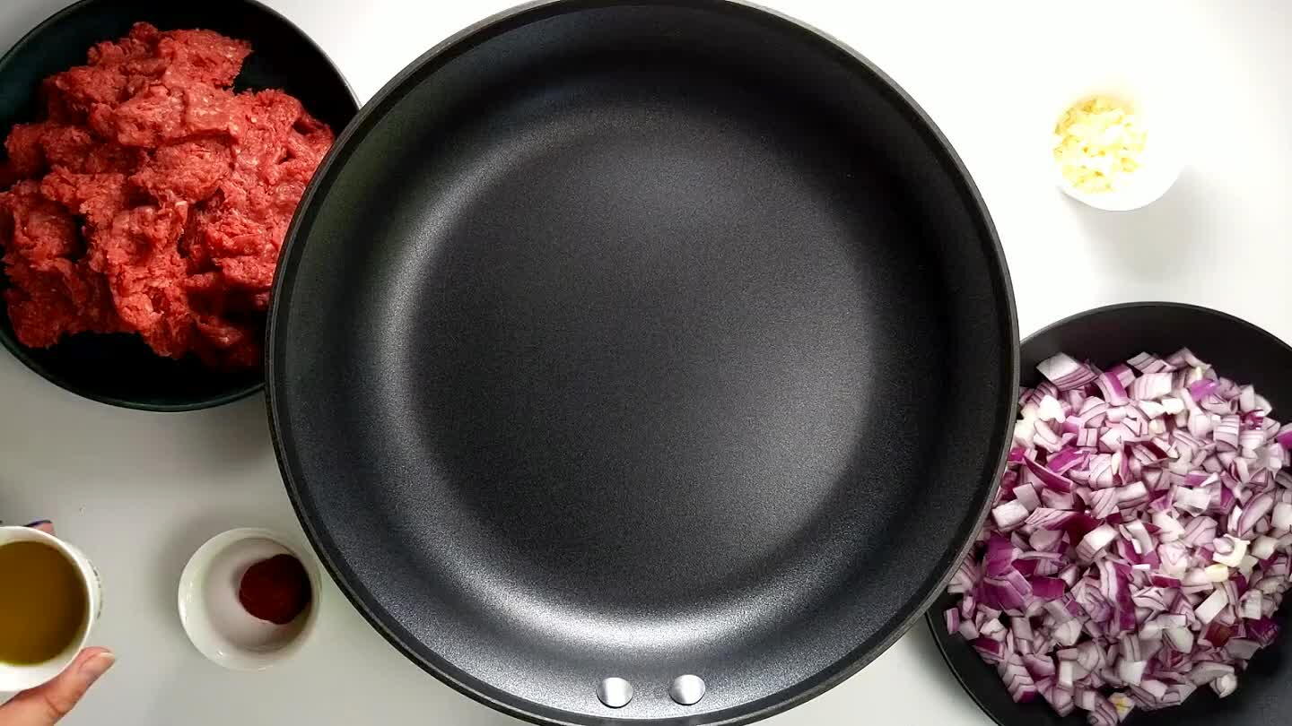 red onion. Saute for 5 minutes until softened.