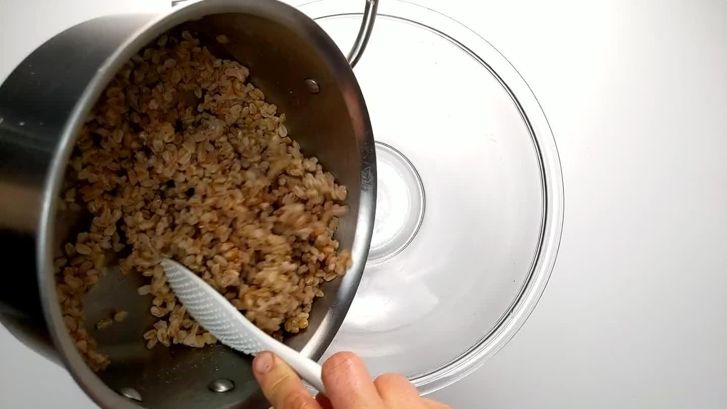 can add a little salt and pepper or any remaining lemon juice here to liven up the base of this dish.