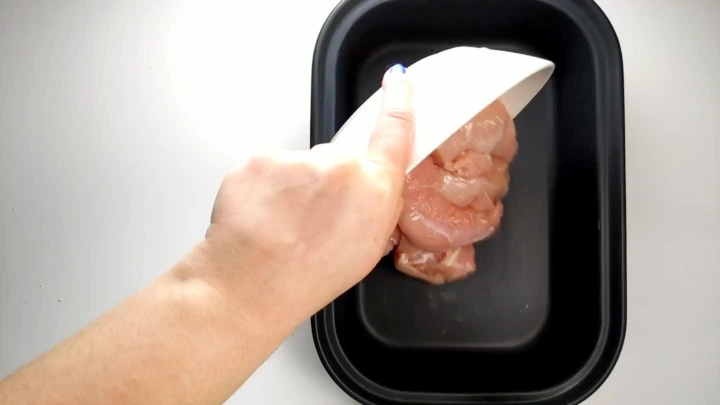 lít) rồi đổ xốt salsa lên trên cùng.