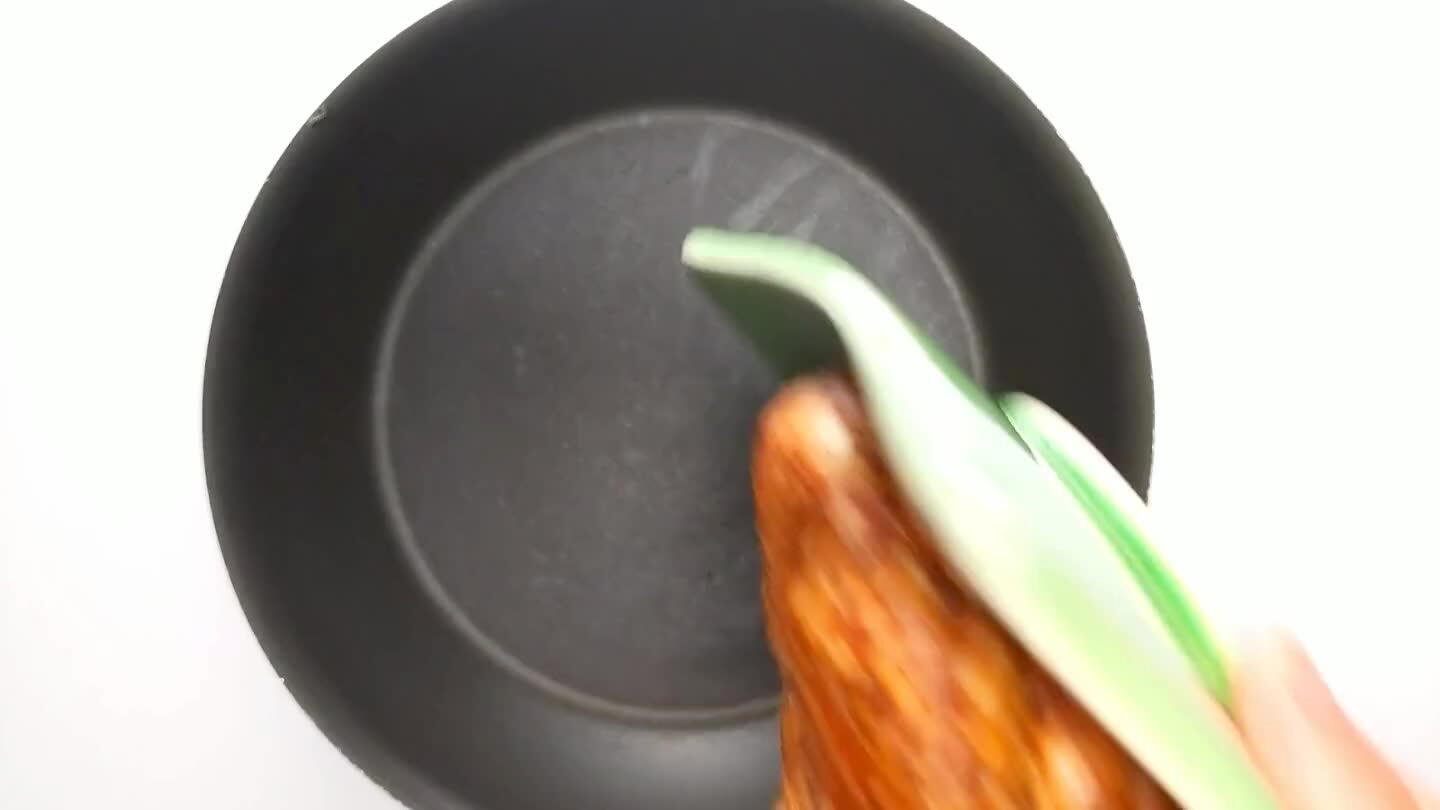 sty. Pour off the rendered fat and discard.
