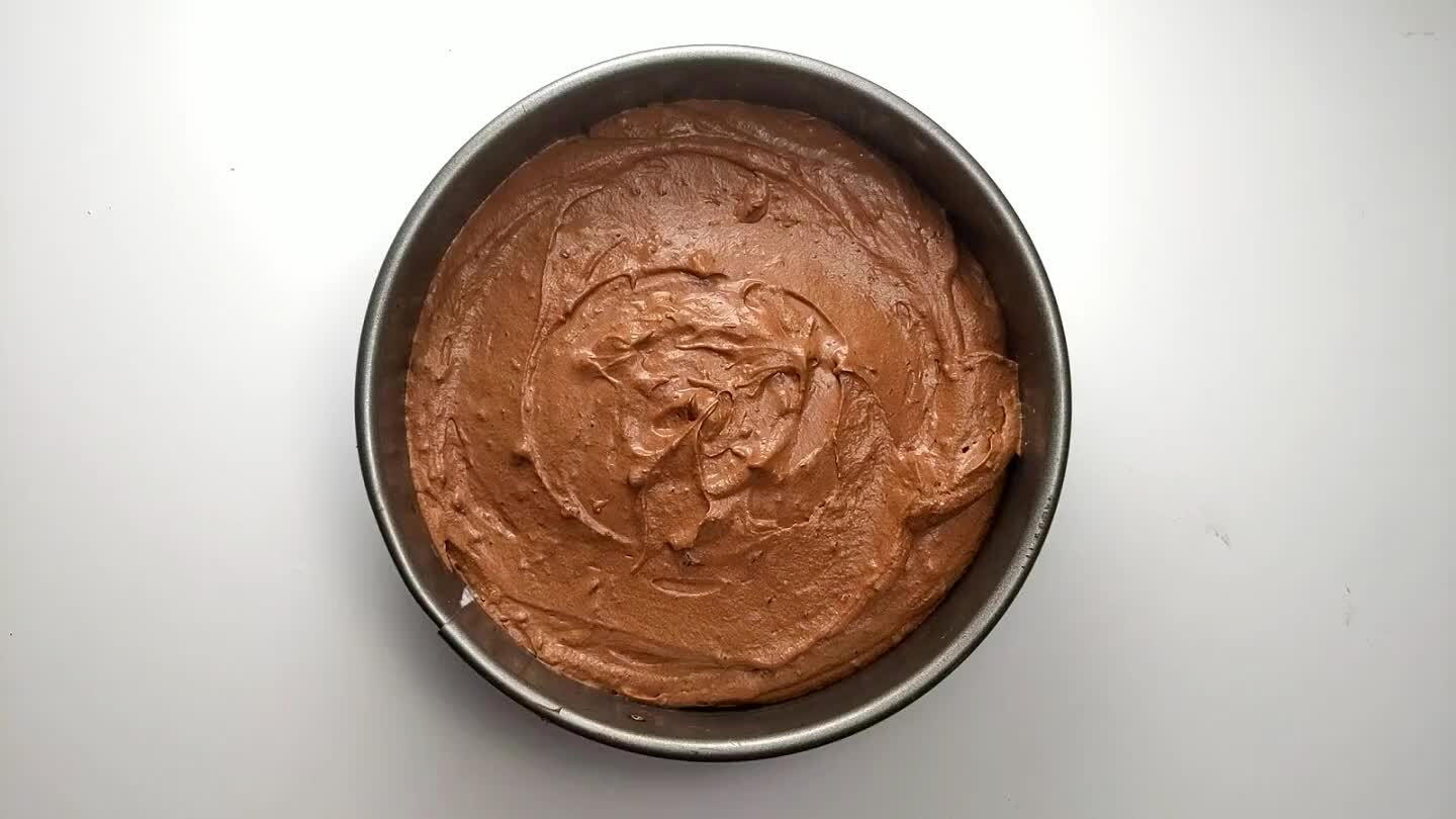 he cake is set and a toothpick inserted into the middle comes out clean. Let cool before releasing from the pan!