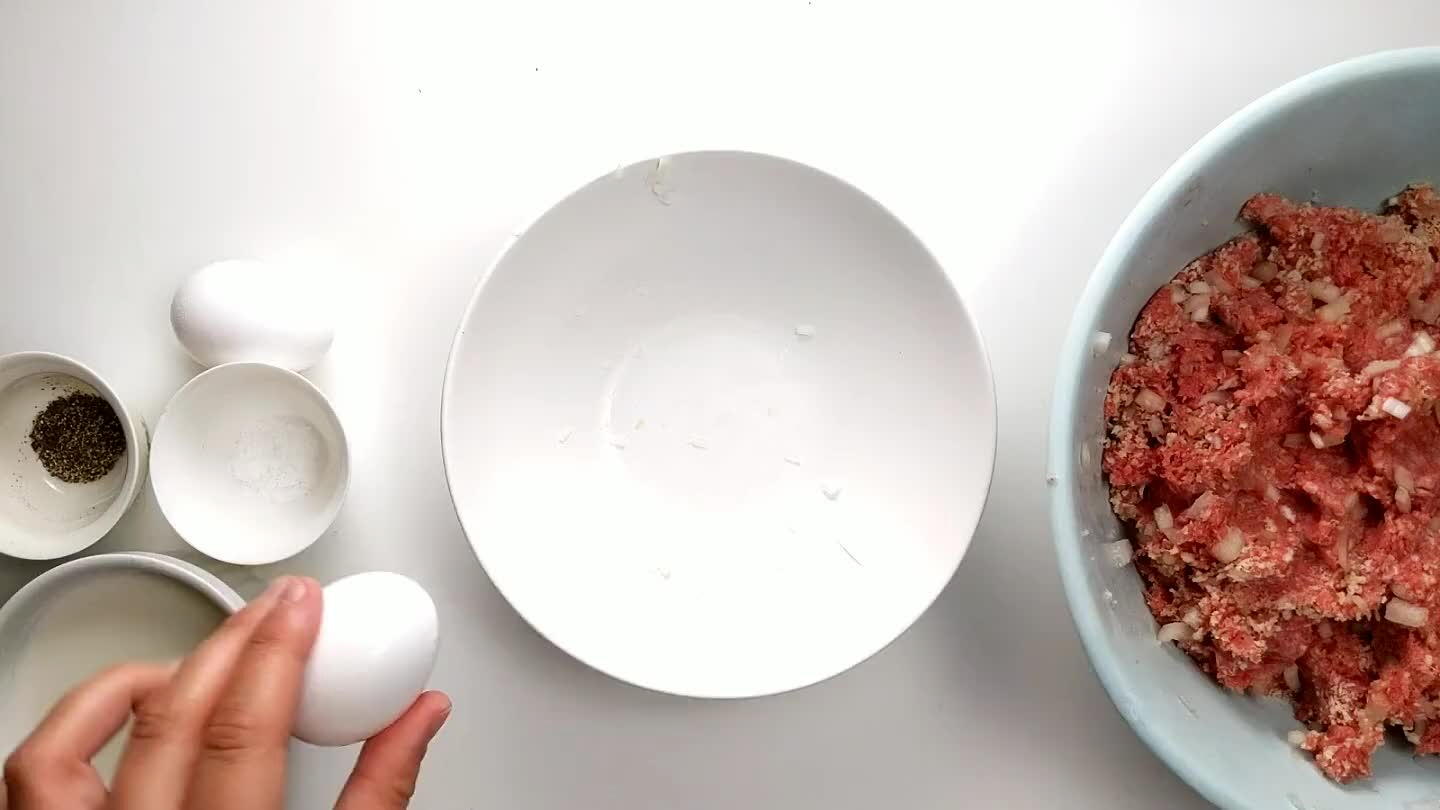 he eggs and milk together.