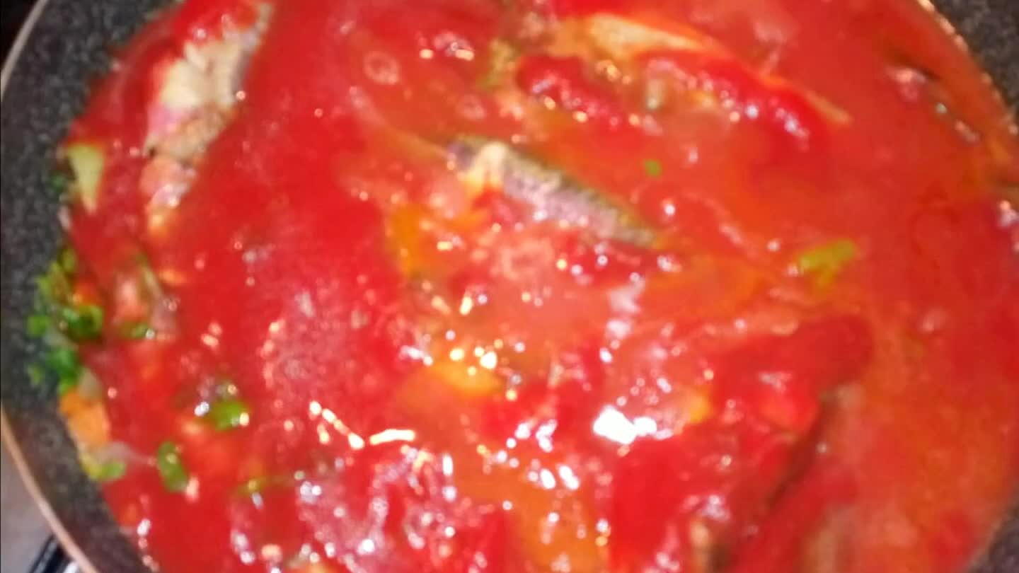 isce possiamo aggiungere un litro di passata di pomodoro fresco...