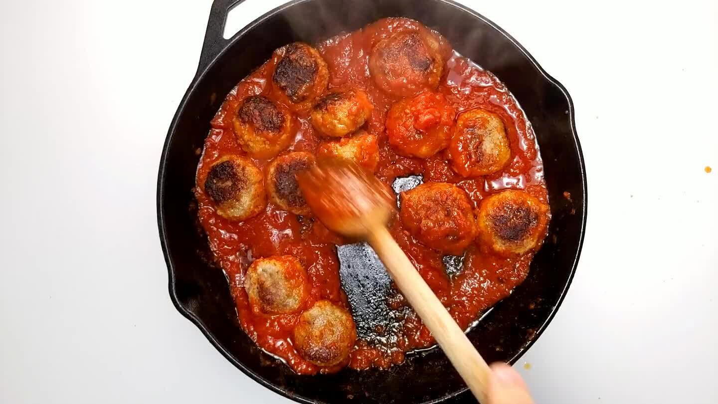 f babysitting a frying pan, you can also pop the skillet in the oven at 350°F for about 20 minutes. The FDA suggested internal temperature for ground pork is 160°F.